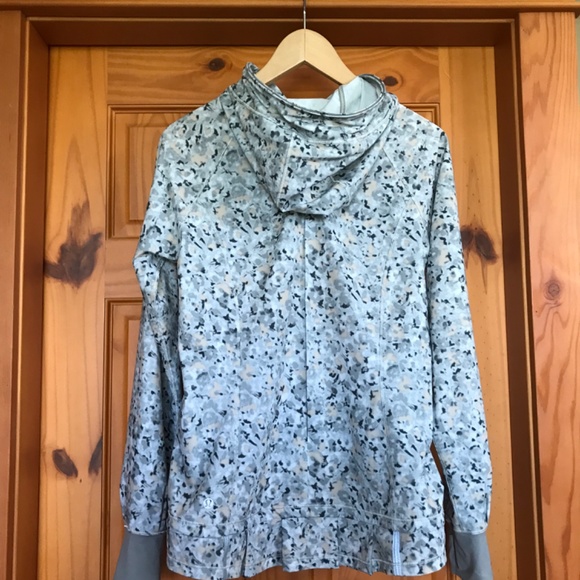 Lululemon Lightened Up Pullover Activewear Outerwear - Picture 2 of 5